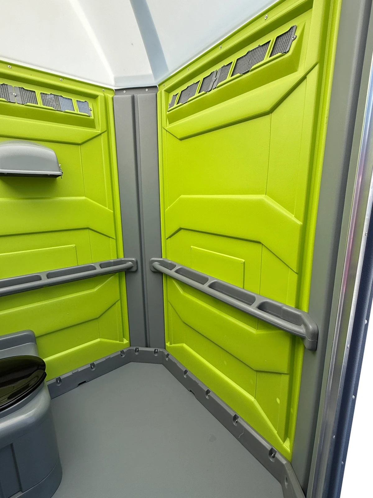XLT Wheelchair-Accessible Portable Restroom Unit - Image 13